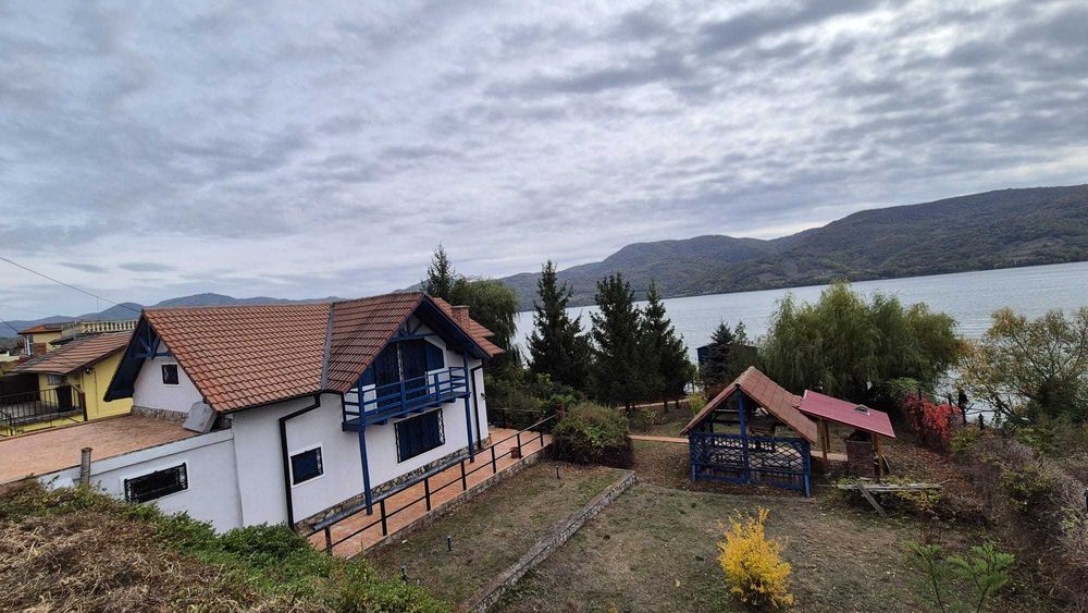 Casa de vacanta Clisura Dunarii - Eselnita, iesire la Dunare si ponton