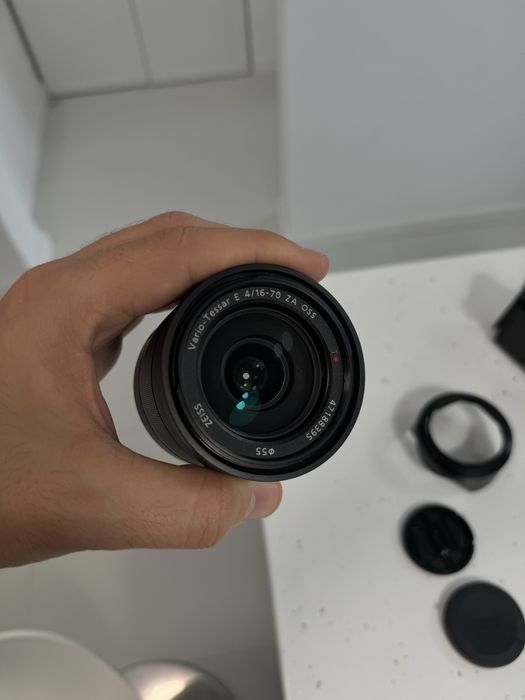 Sony E 16-70mm f/4 ZA OSS Zeiss Vario-Tessar T*