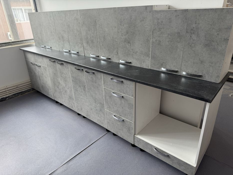 Mobila de bucatarie cu lungimea de 300 cm noua !