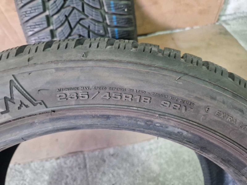 2 Dunlop R18 235/45
зимни гуми DOT3721
