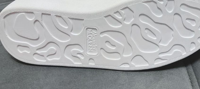 Tenisi negri alexander mcqueen cu sclipici 36-40