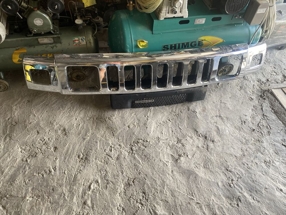 * продается передняя часть кузова HUMMER H2 капот решетка и т.д.