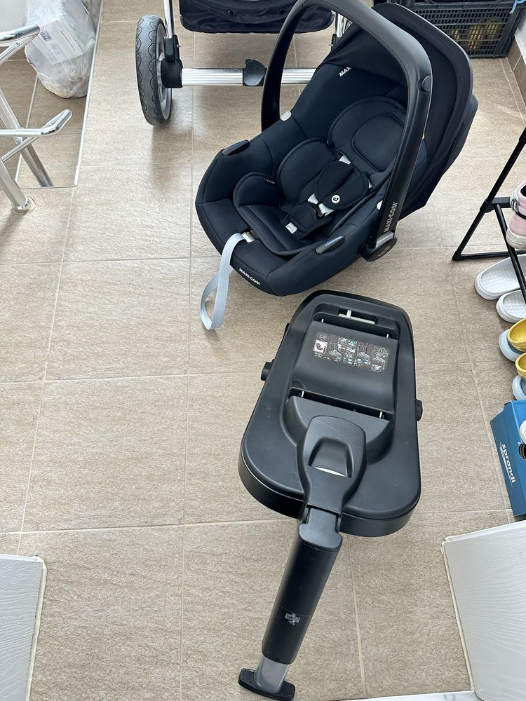 Кош за кола с база Maxi Cosi Cabriofix İ-size