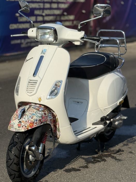 Vând Vespa S50 an 2010