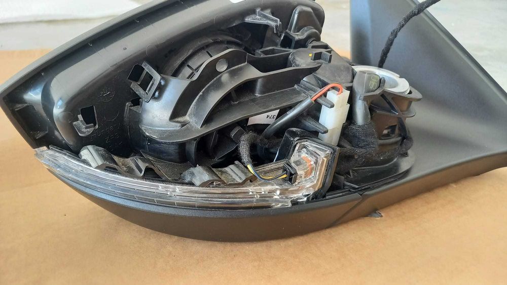 Шкода Октавия 4 седан дясно огледало