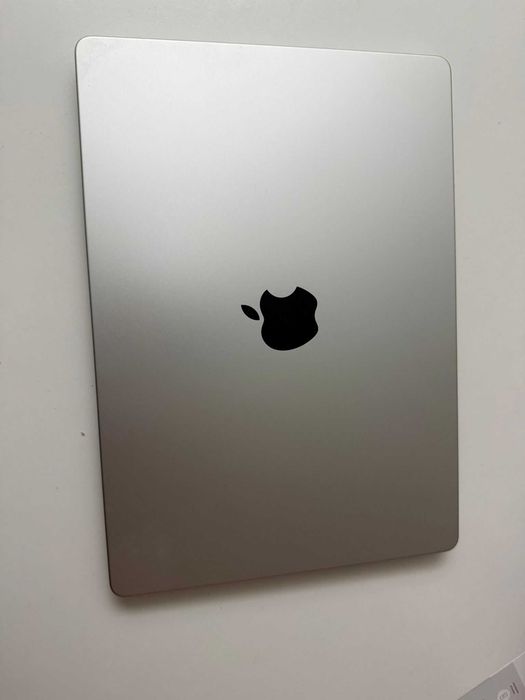 Macbook Pro 14 inch 2021 M1 (16 GB ; 1 TB)