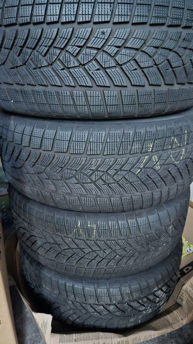 21 инча оригинални джанти със зимни гуми  Goodyear Audi Etron Q7 Q8