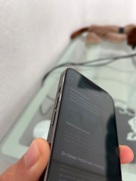 13 pro само е 120hz сменен дисплай