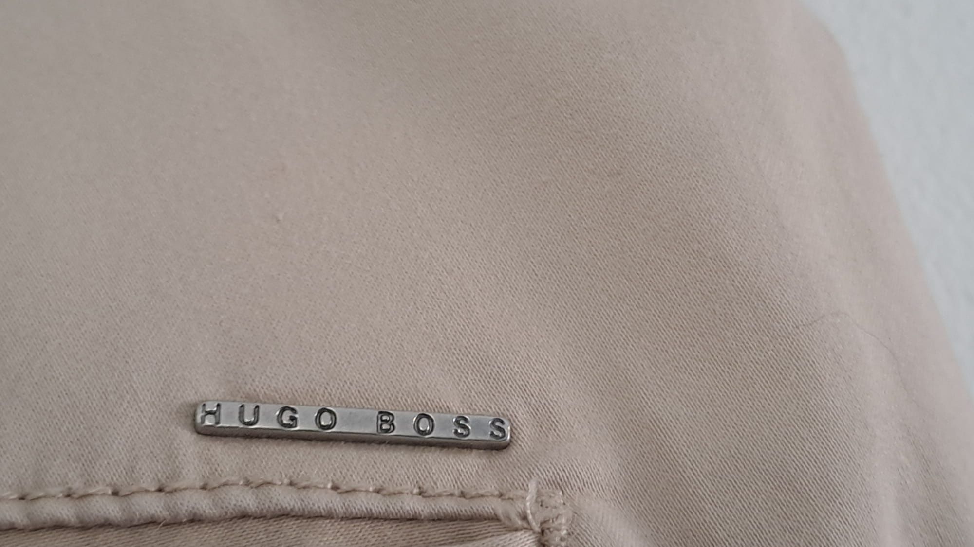 Pantaloni Hugo Boss mărimea L