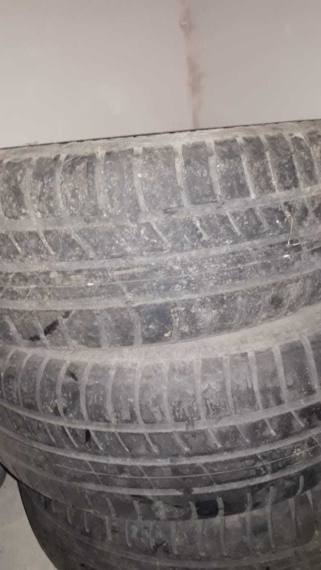 комплект покрышек зима + лето ( летние с салона Volkswagen) 185/60 R15