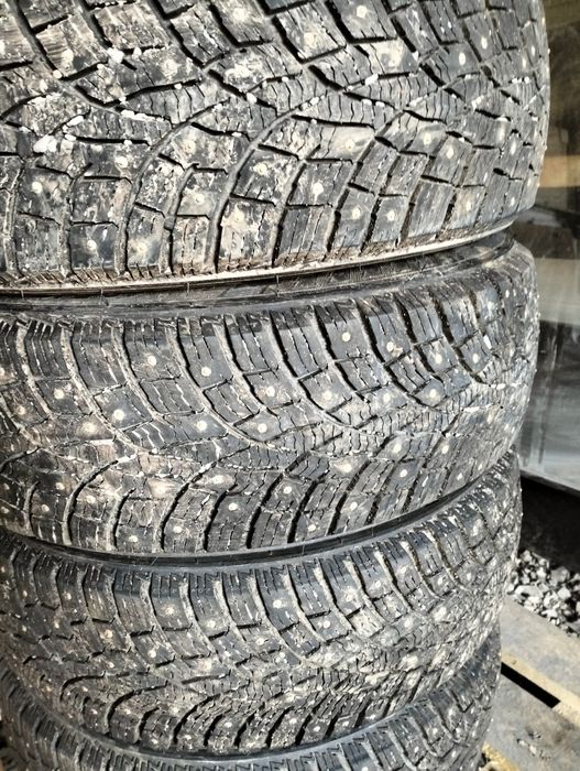 Продам зимнюю резину185-65-R15