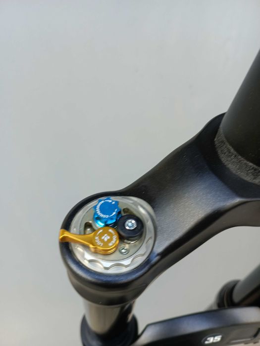 Вилка Формула ThirtyFive 29/140мм 27,5" Air 160mm 15x100 mm Tapered