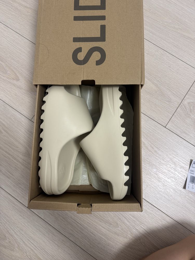 Yeezy slide marimea 43