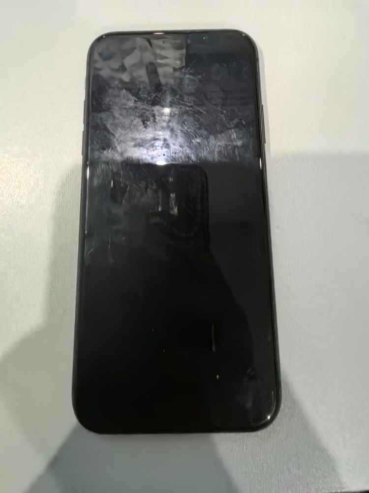 iPhone  11