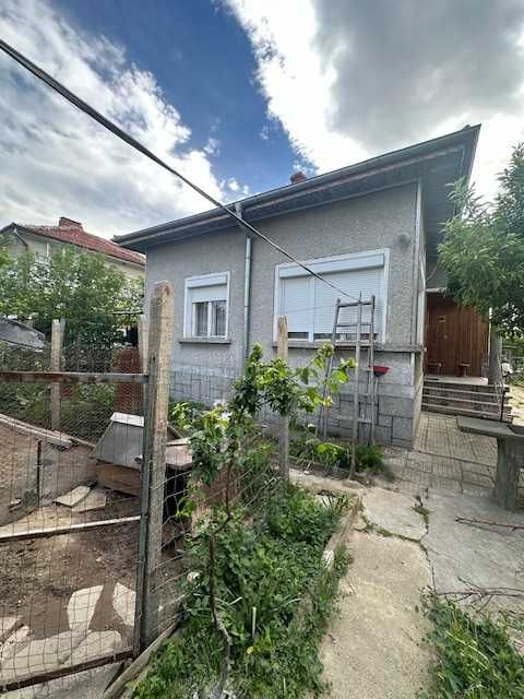 Home Depo продава къща в село Овощник -Казанлък