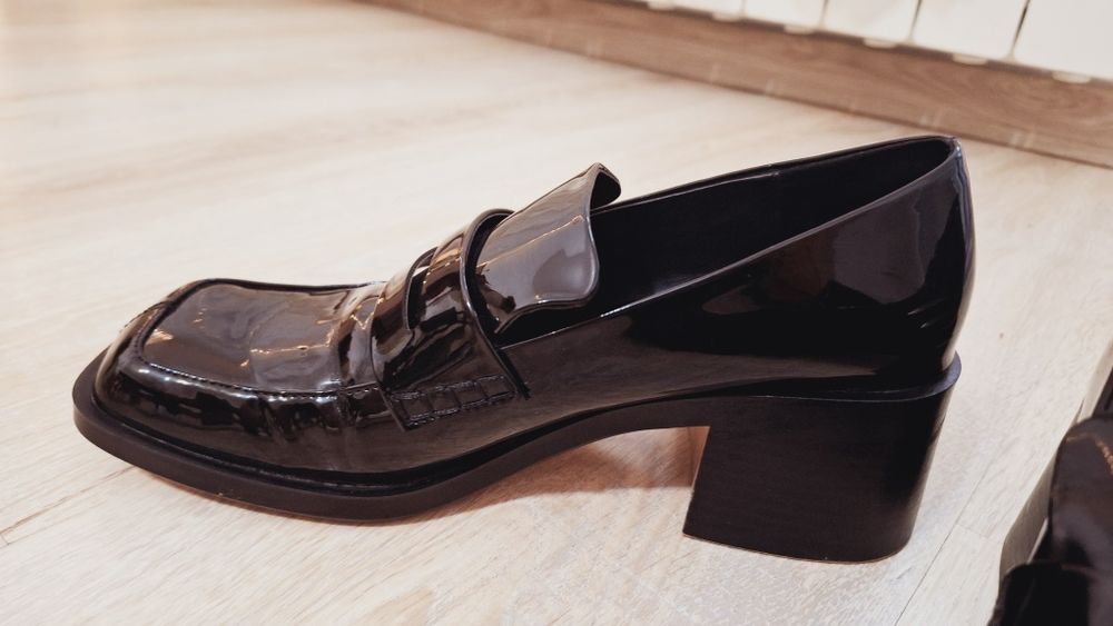 Дамски мокасини на ток Zara