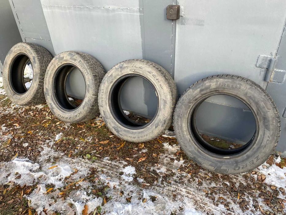 Шины зимние шипованные  комплект 225/65/17