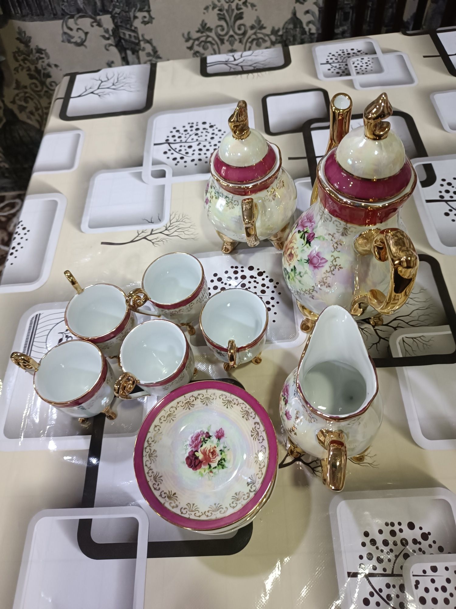 Продам Китайский сервиз. В отличном состоянии