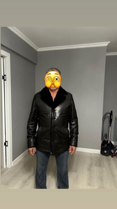 Продам мужскую кожанную дубленку! С норковым воротником.