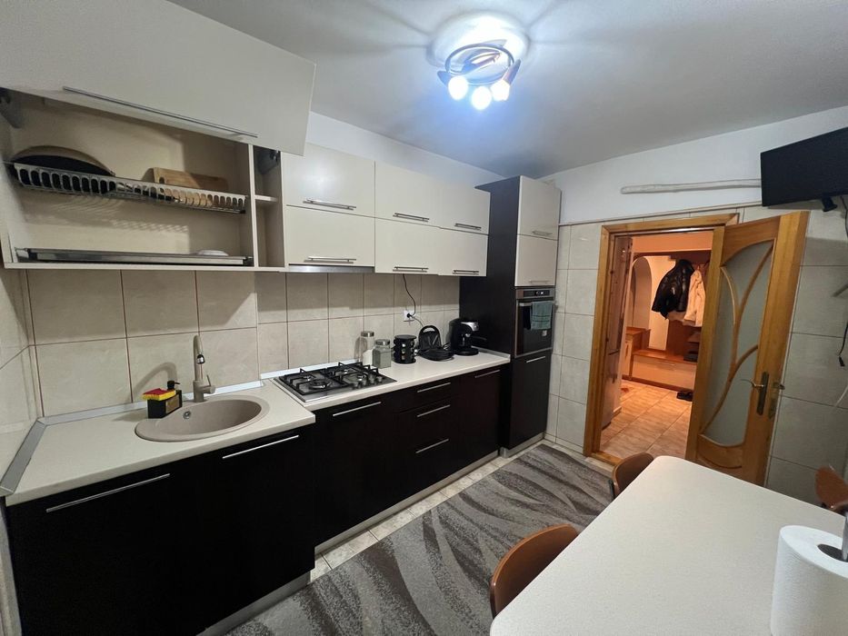 Apartament 3 camere decomandat Pacurari la bulevard