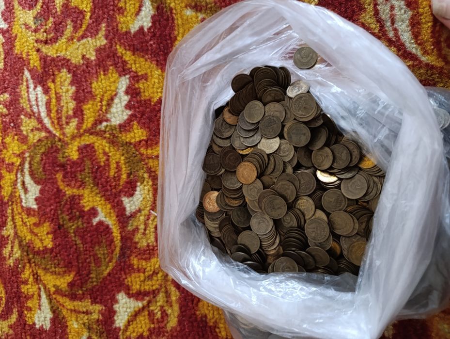Продам 3, 200 кг советских монет по 1 копейке