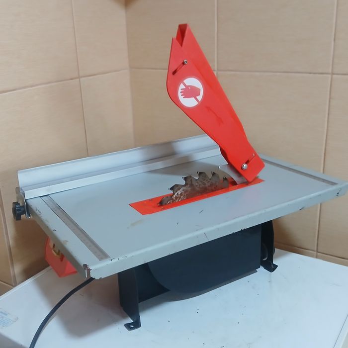 Circular motor asicron fără carbuni