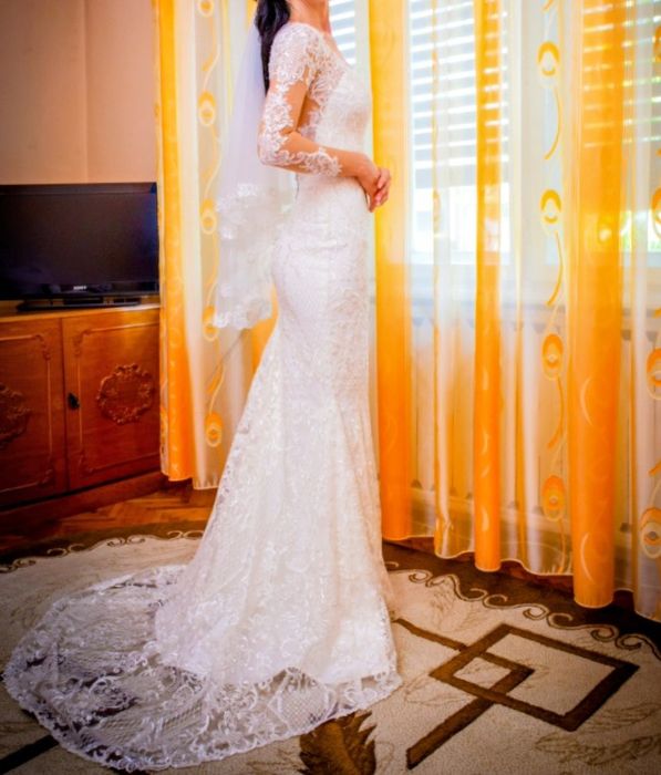 Vând rochie de mireasa tip sirena