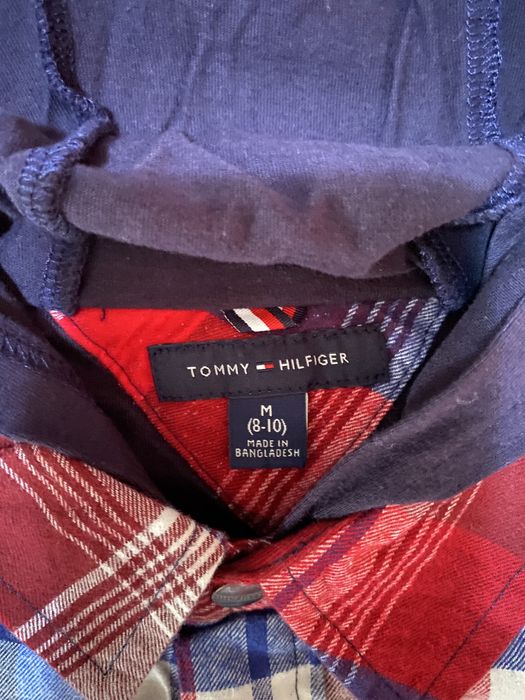 Cămașă Tommy Hilfiger pt băieți, model casual cu glugă. Nouă!!