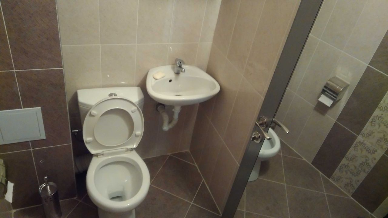 Дава се под наем Тристаен апартамент в София, Зона Б-19 - 100 кв.м за 612 € - Снимка #6