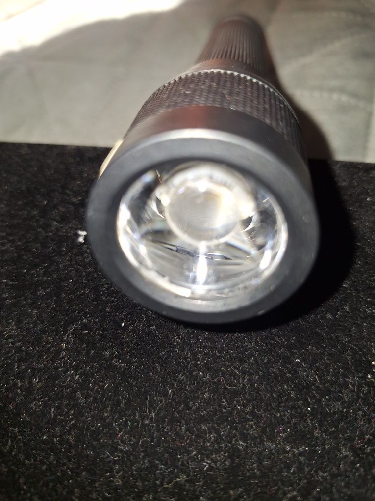Led lenser L6. Cu baterie.