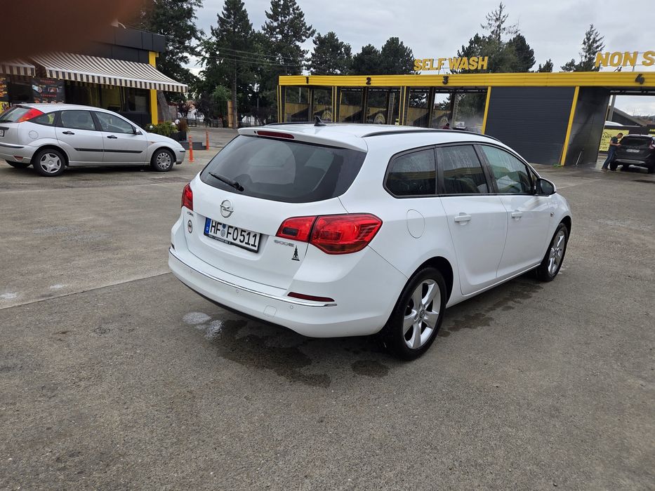 Opel astra j an 2015 motor 1.6 euro 6