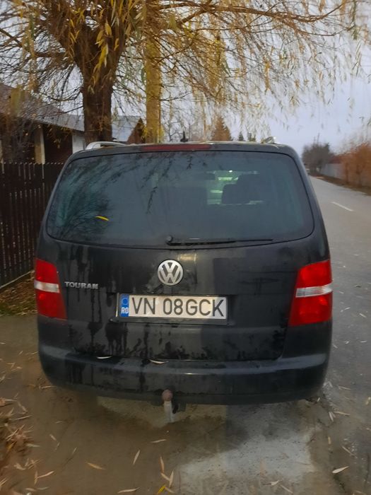 Vând Volkswagen touran