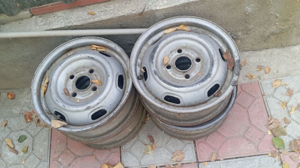 продам срочна диски размер 13 4 дыр