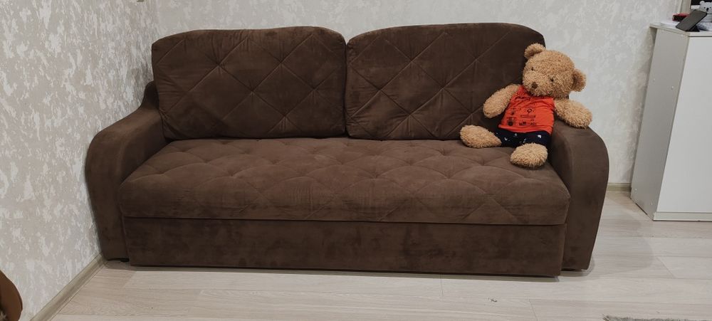 Продам диван с большим спальным местом