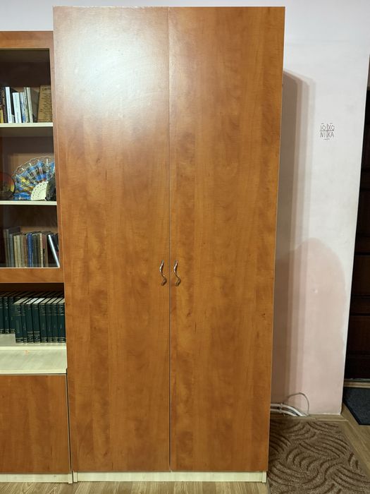 Vand mobila living pal/culoare cires