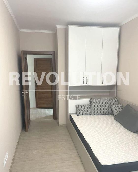 Дава се под наем Тристаен апартамент в Варна, Колхозен пазар - 70 кв.м за 500 € - Снимка #2