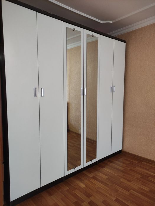 Шкаф, кровать продаю