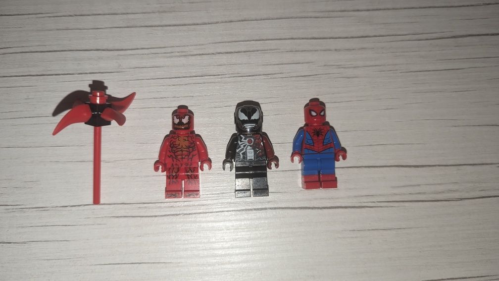 Lego Spider-man Marvel venom ironman 76163