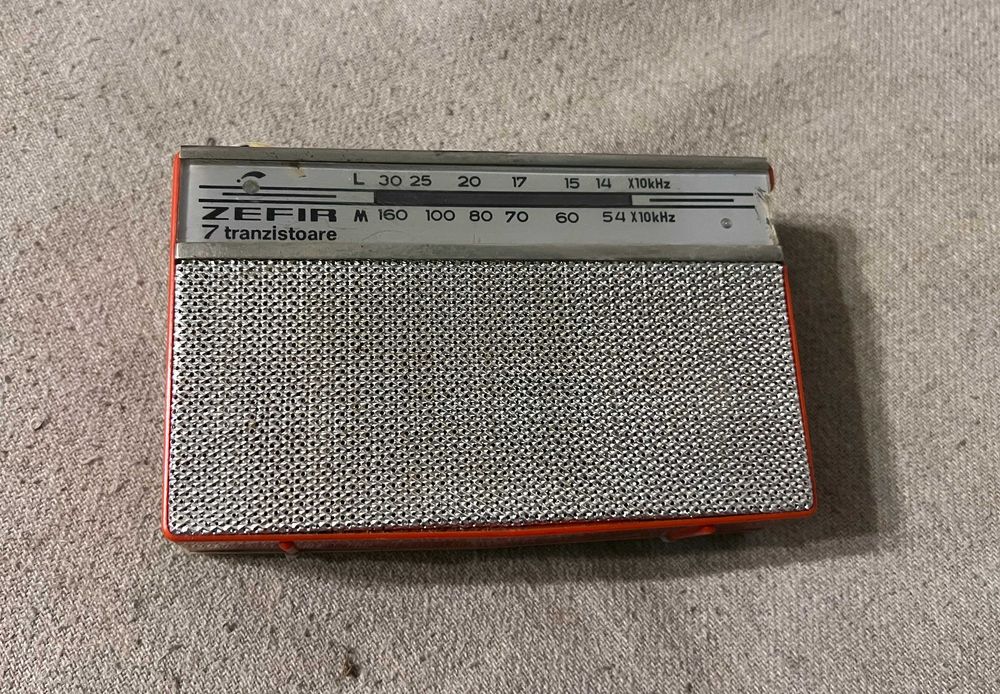 Radio portabil Zefir 7 tranzistoare Electronica București anii 70