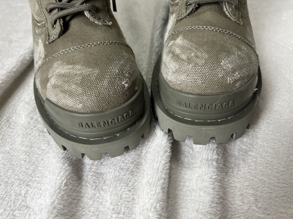 Balenciaga strike boots noi 42