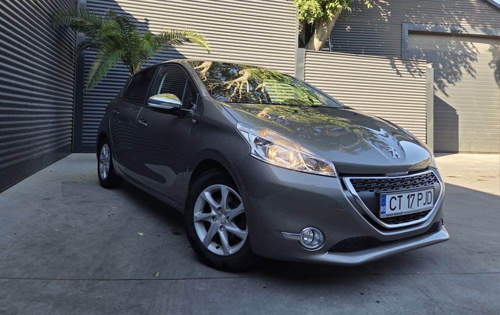 Peugeot Style 208 1.2i PureTech 82 cp an 2015