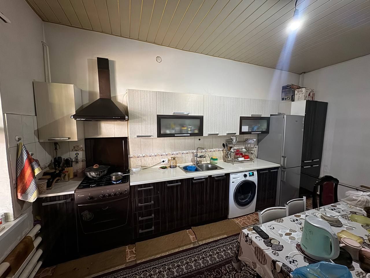 Kuhoniy mebel  sotiladi ozim ishlatkanman