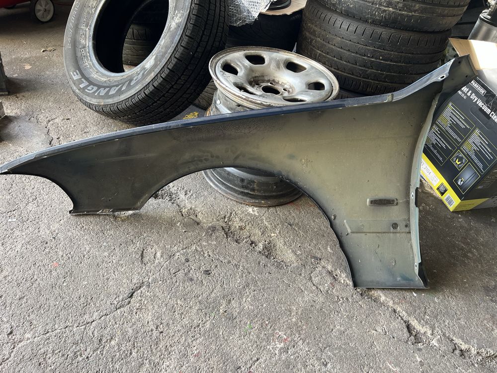 Преден десен калник BMW e39