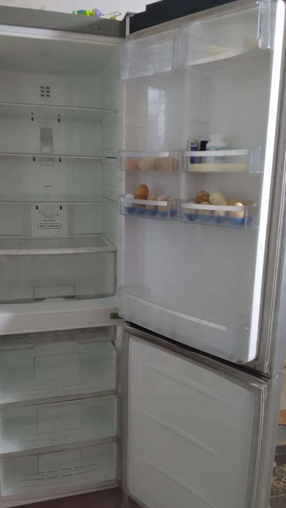 Продам холодильник рабочие состояния