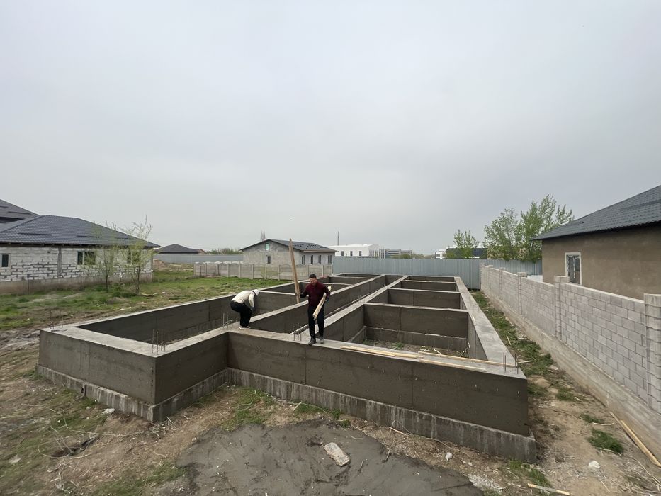 Заливка фундамента  заливаем фундамента бетон опаловка дом золив