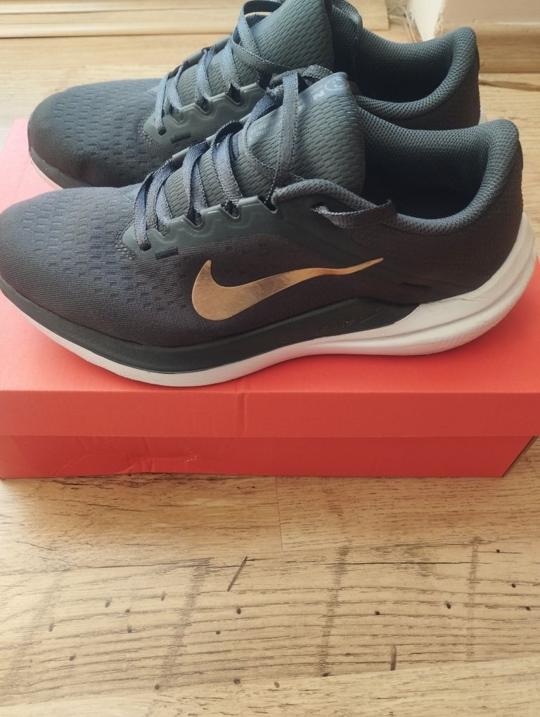Nike W Air Winflo 10 - като нови 40 номер