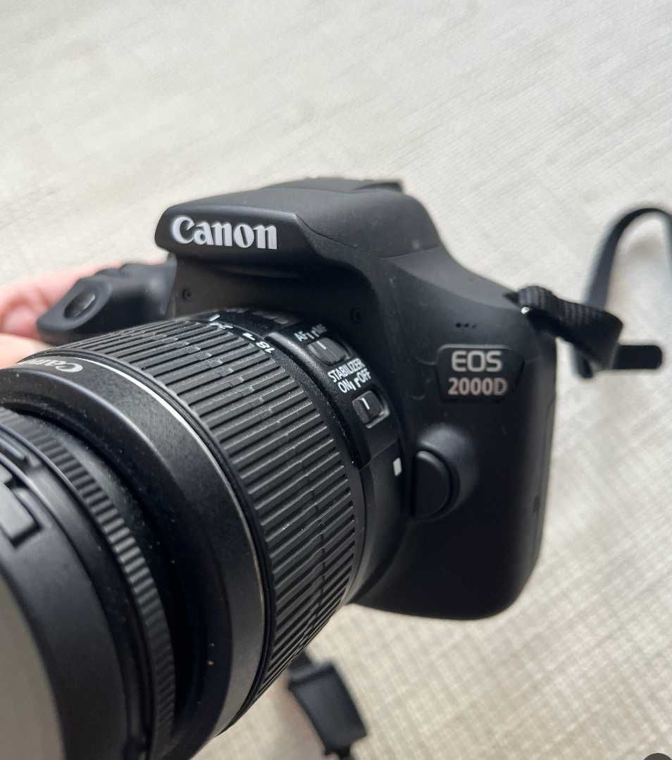 Фотоапарат DSLR Canon EOS 2000D, Черен + Обектив + карта памет 64GB