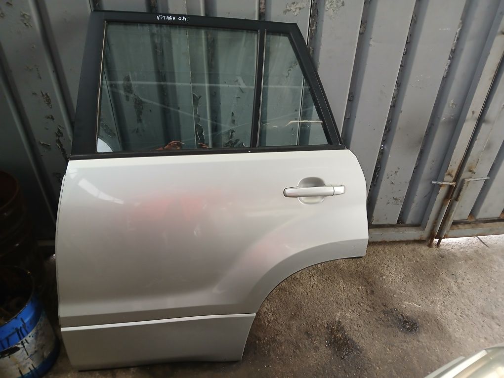 Задна лява врата Suzuki Vitara
