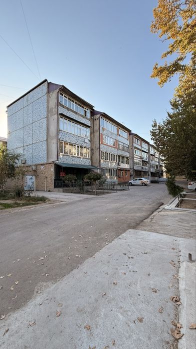 3 xonali kvartira sotiladi!