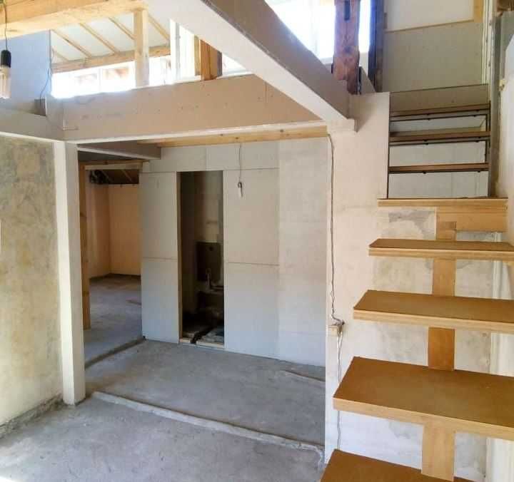 Продава се Тристаен апартамент в София, Център - 100 кв.м за 1700 €/кв.м - Снимка #1